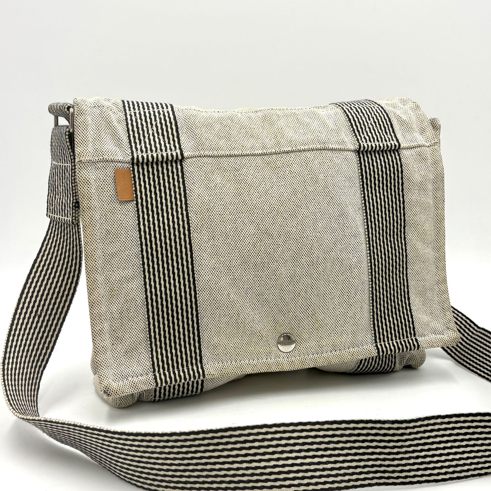 HERMES エルメス ニューフールトゥ・バサスPM ショルダーバッグ 