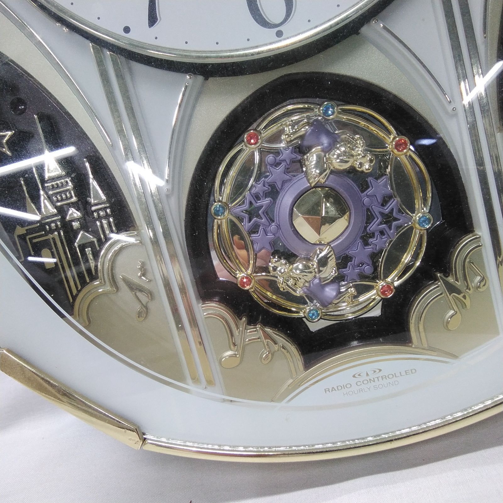 リズム時計工業「スモールワールド（型番：4MN513RH）」電波からくり