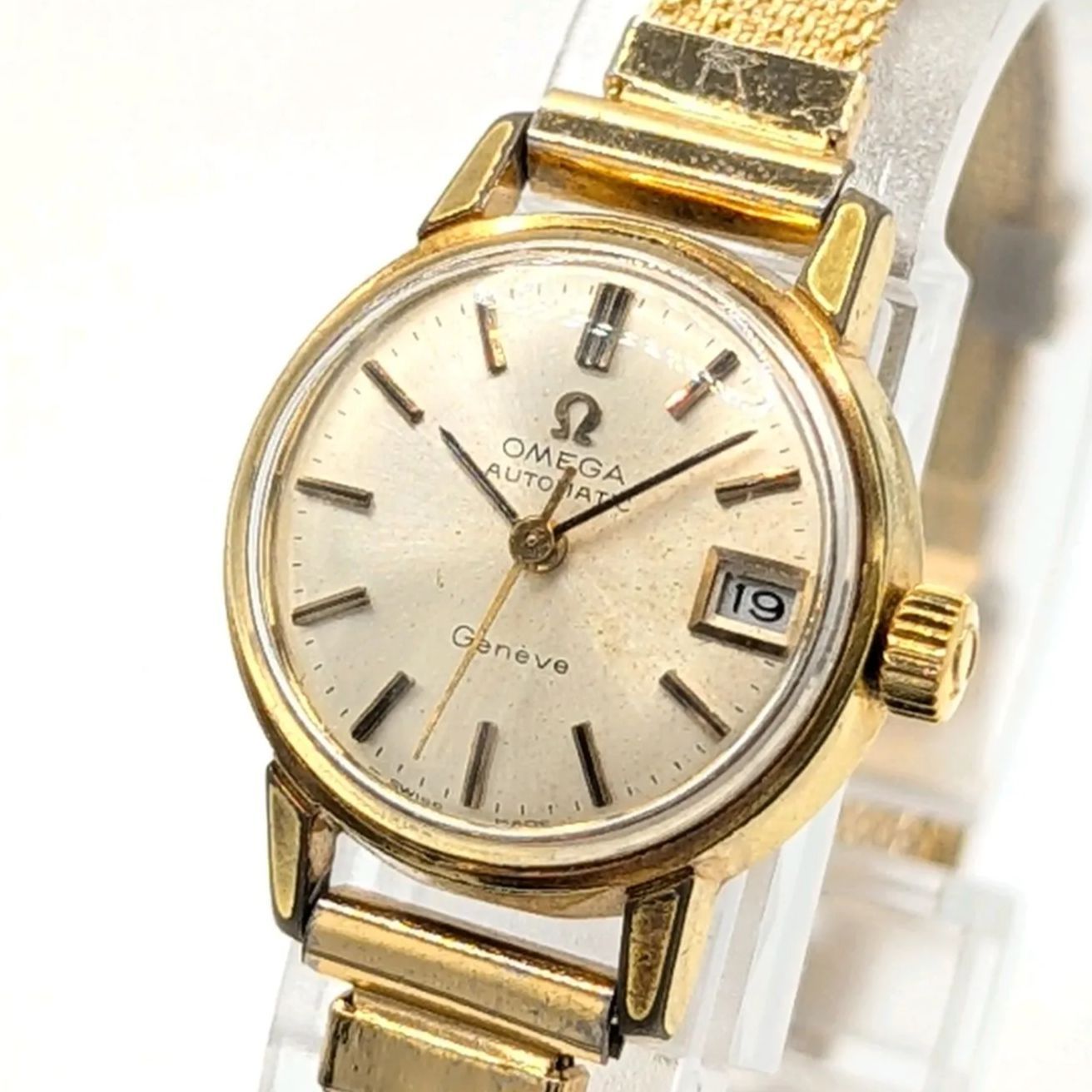 OMEGA Geneve Watch Automatic Ladies Round Gold Date Y2K 00S オメガ ジュネーブ 時計 自動巻き レディース ラウンド ゴールド ゴールド文字盤 ラウンド ヴィンテージ デイト 稼働品