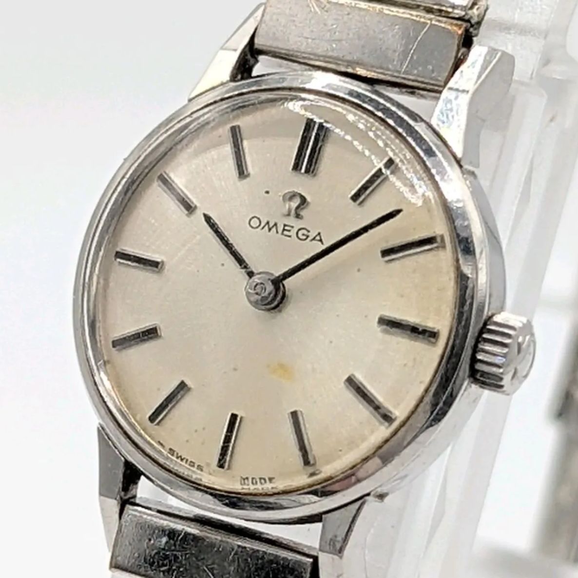 OMEGA DE VILLE Watch Hand-Winding Ladies Round Gold Y2K 00S オメガ デビル 時計 手巻き式 レディース ゴールド ゴールド文字盤 ラウンド ヴィンテージ 稼働品