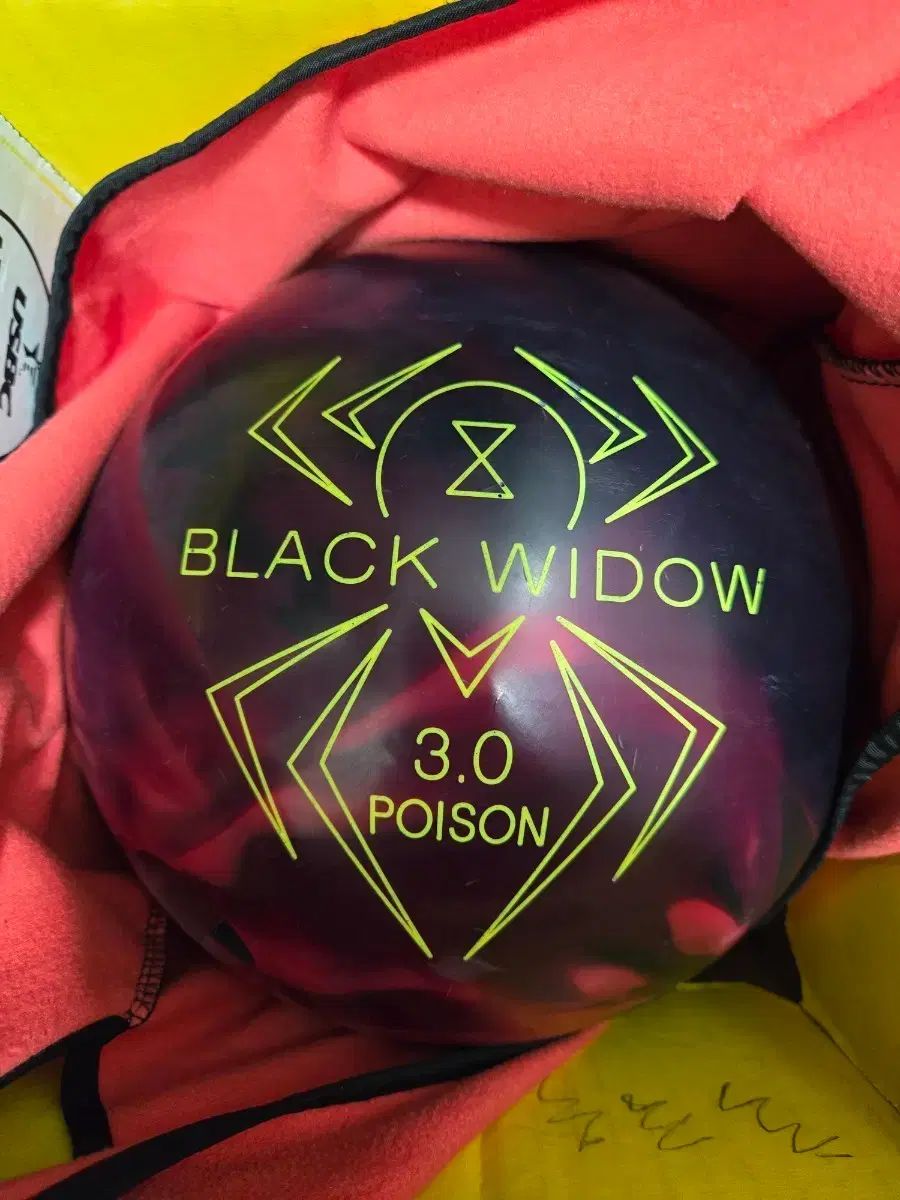 black widow（ブラックウィドウ） 3 0