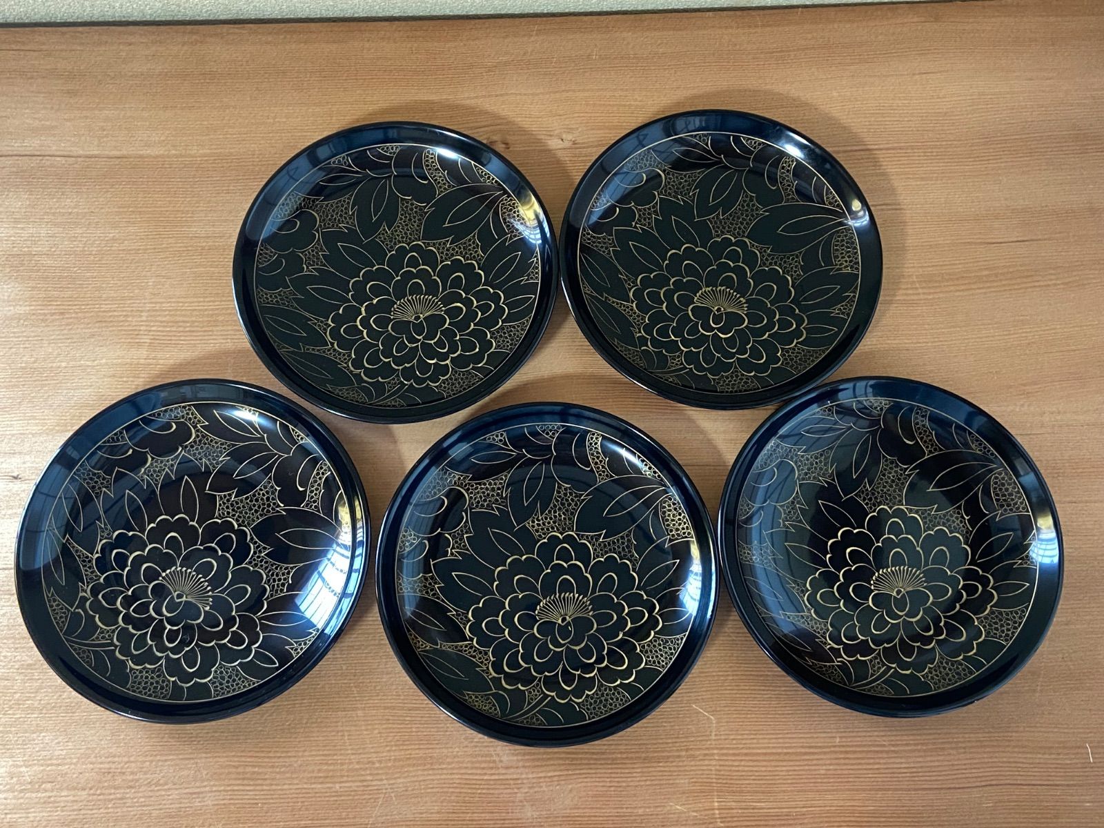 能登蔵出し 輪島塗 黒漆 布着本堅地 金牡丹 沈金 銘々皿 5客 / 天然木
