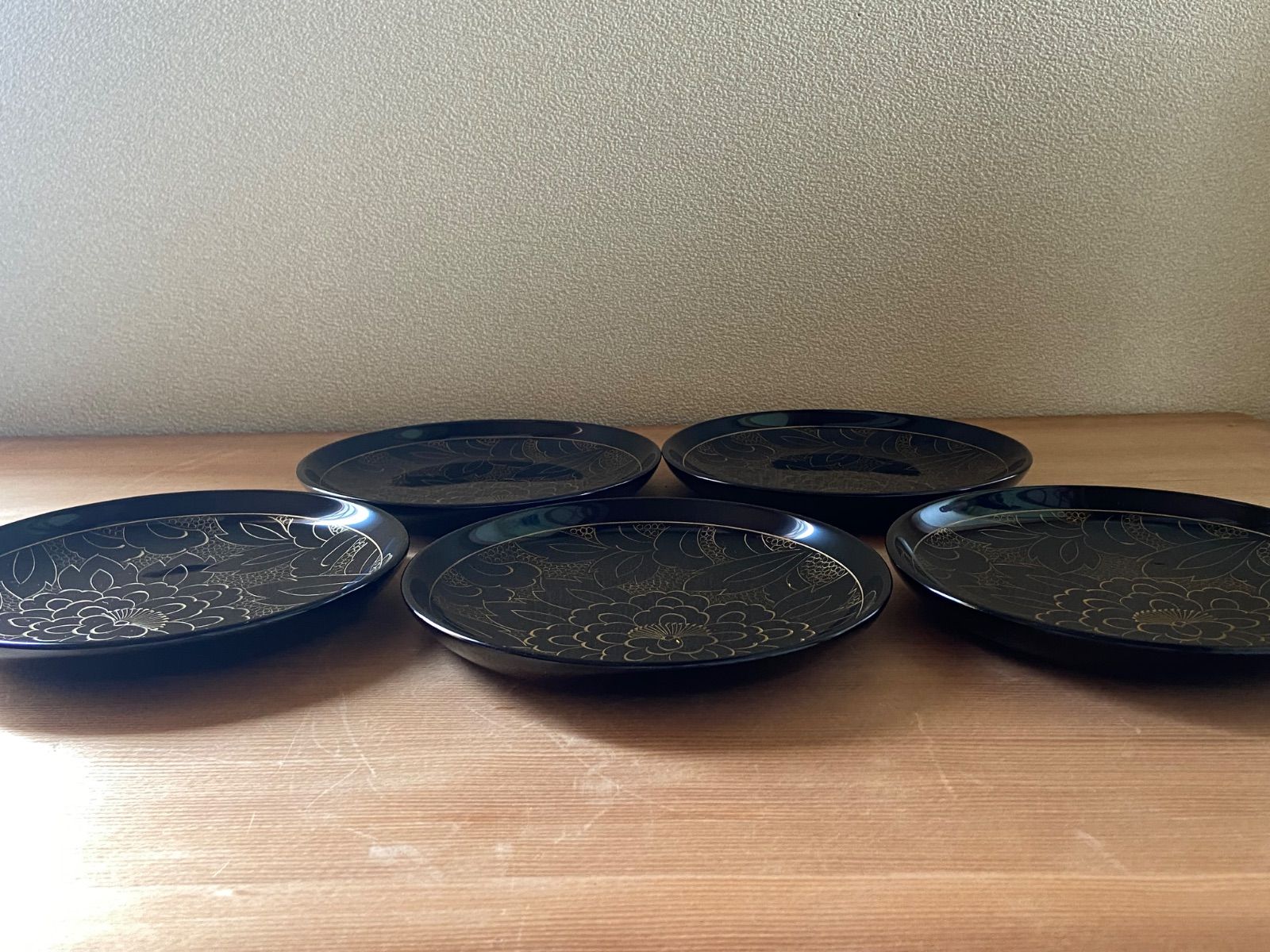 能登蔵出し 輪島塗 黒漆 布着本堅地 金牡丹 沈金 銘々皿 5客 / 天然木