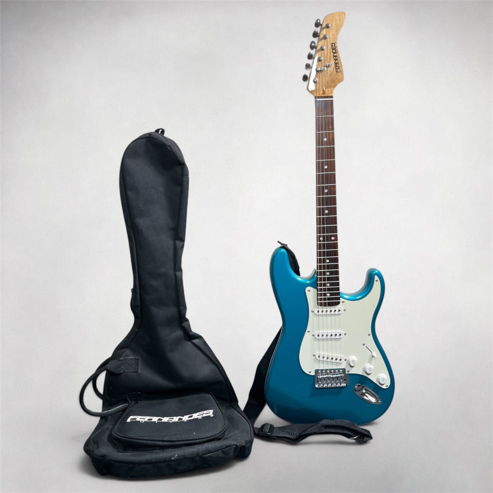 Fernandes ストラトキャスタータイプ エレキギター Fender Standard Stratocaster エレキギター 初心者14点セット【VOX