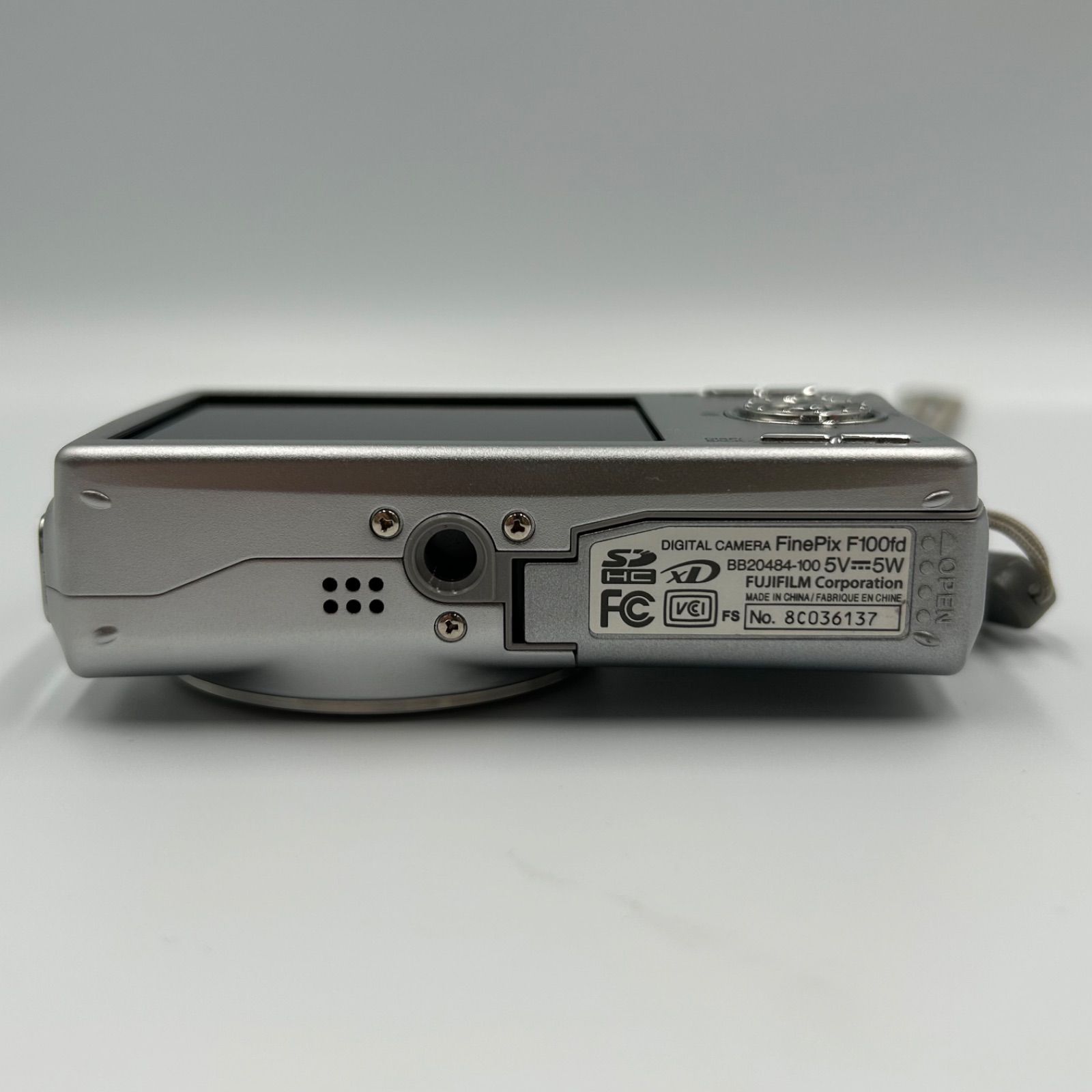 デジカメ　FUJIFilm　FinePix　F100fb （本体のみ） FUJIFILM デジタルカメラ FinePix F100fd