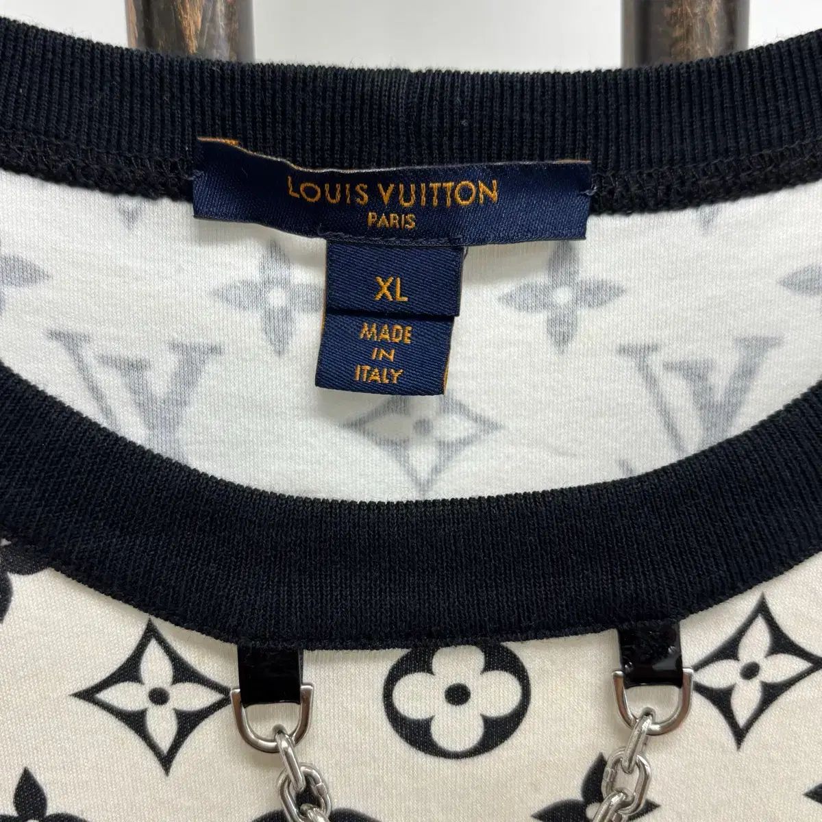 XL Louis Vuitton LVロゴ 半袖Tシャツ - メルカリ