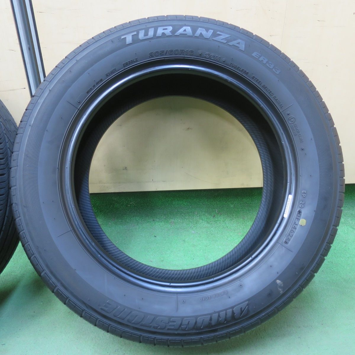 バリ溝！24年！9.5分☆205/60R16 ブリヂストン トランザ ER33 タイヤ 