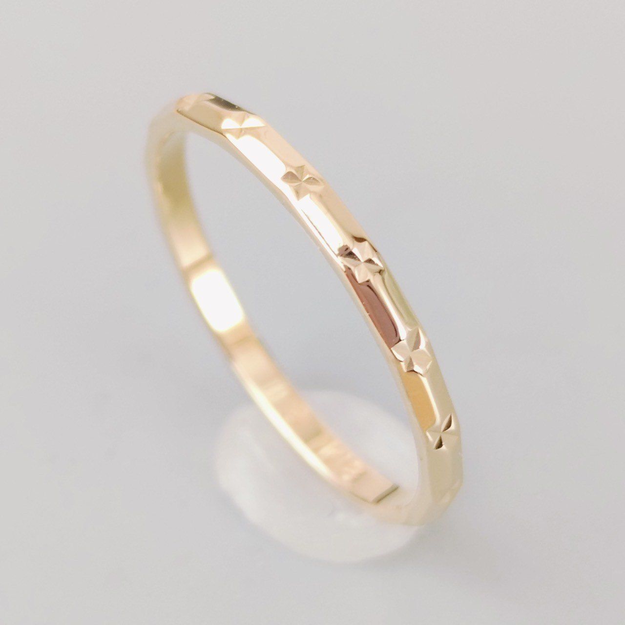 18金 K18 男女兼用 デザインリング 1g 8号 Z959 - メルカリ