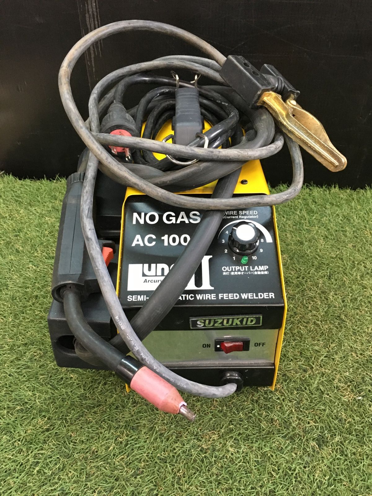 【中古品】【0906】★SUZUKID(スズキッド) ノンガス直流半自動溶接機 アーキュリー80ルナII SAY-80L2　ITCYWXX22WR4