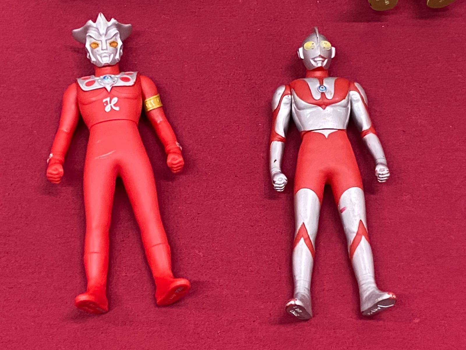 ウルトラ怪獣　ソフビ　100体前後のまとめ売り　送料込み ウルトラ 怪獣 ソフビ まとめ セット 707 Ultraman monster soft vinyl