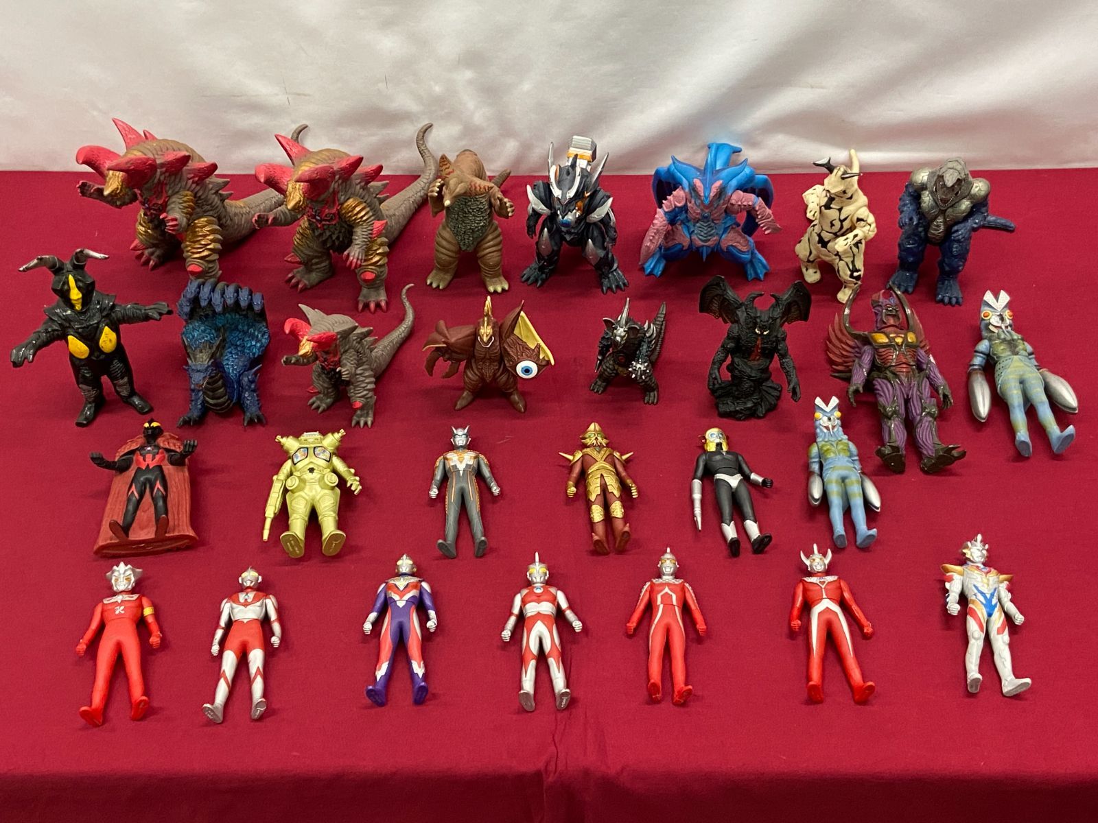 ウルトラマン ソフビ 怪獣おまとめ ウルトラ 怪獣 ソフビ まとめ セット 707 Ultraman monster soft vinyl