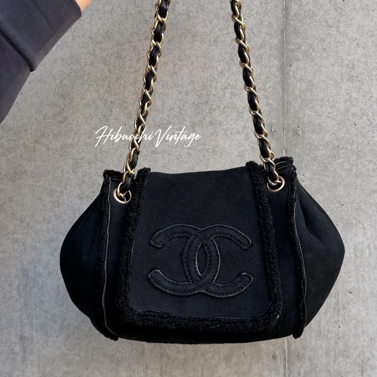 [중고] CHANEL 샤넬 코코 마크 체인 숄더백 블랙 무톤 스웨이드 7 시리즈 빈티지 여성 [중고 상품 상태] HIBUOCHI 빈티지 hboc260424a08