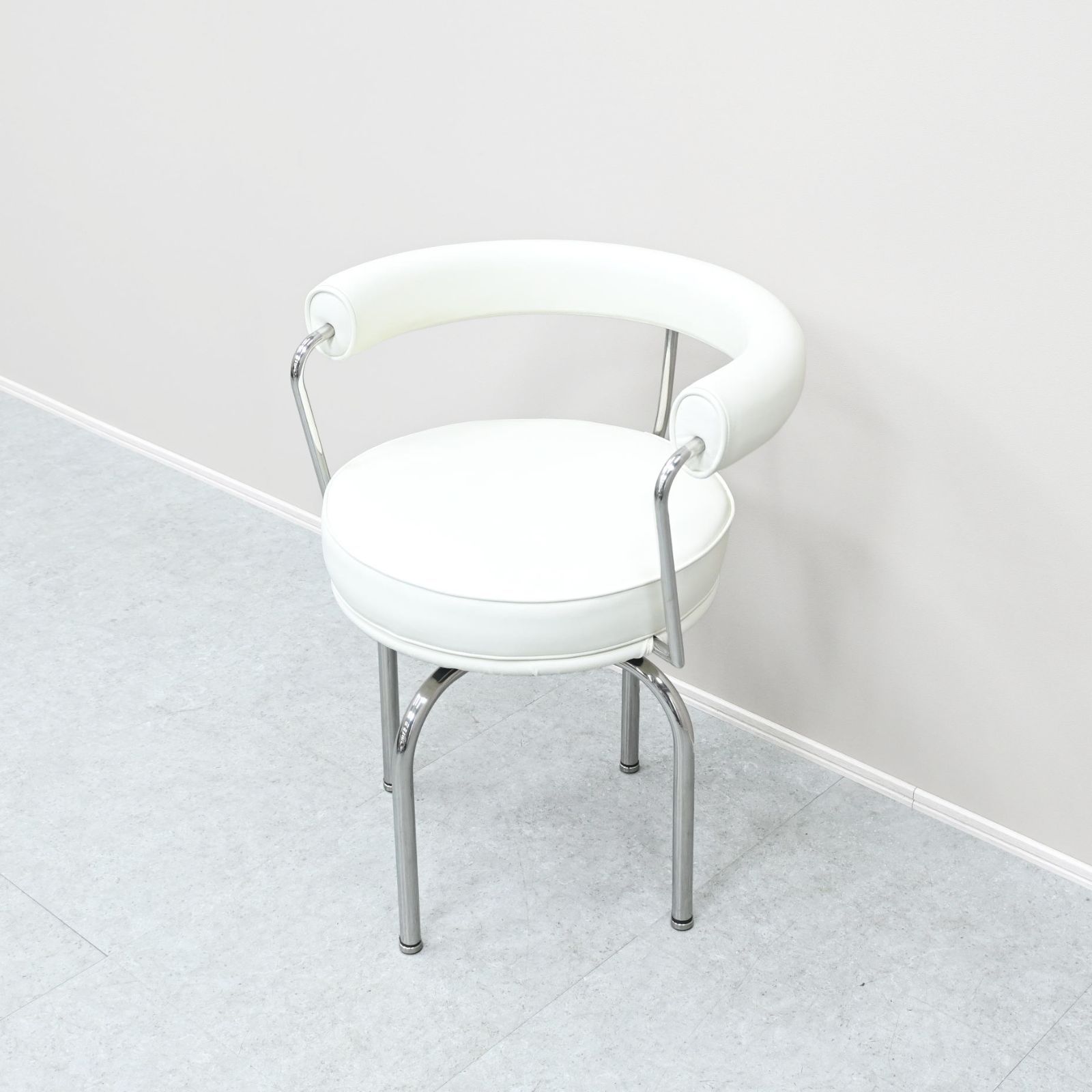 ☆展示極美品☆Le Corbusier ル・コルビュジエ アームチェア LC7 スウィヴェルチェア リプロダクト