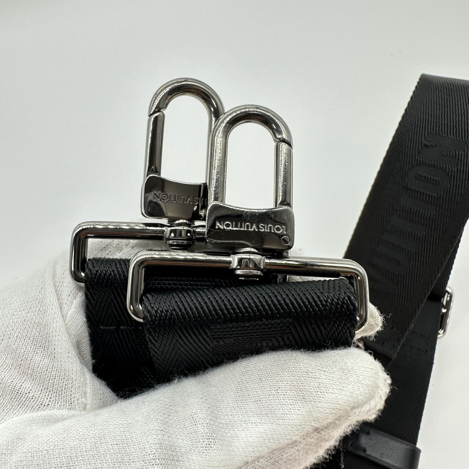 極美品】ルイヴィトン LOUIS VUITTON M81124 モノグラム・エクリプス