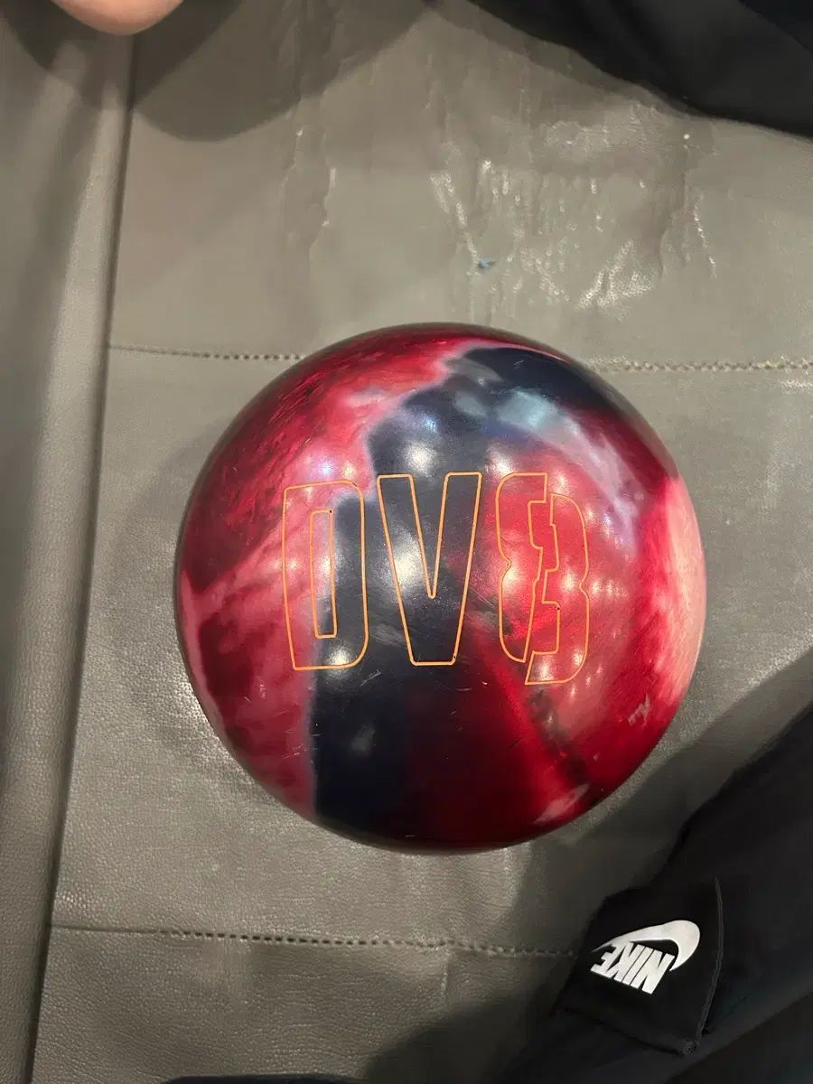 DV8 ボーリング