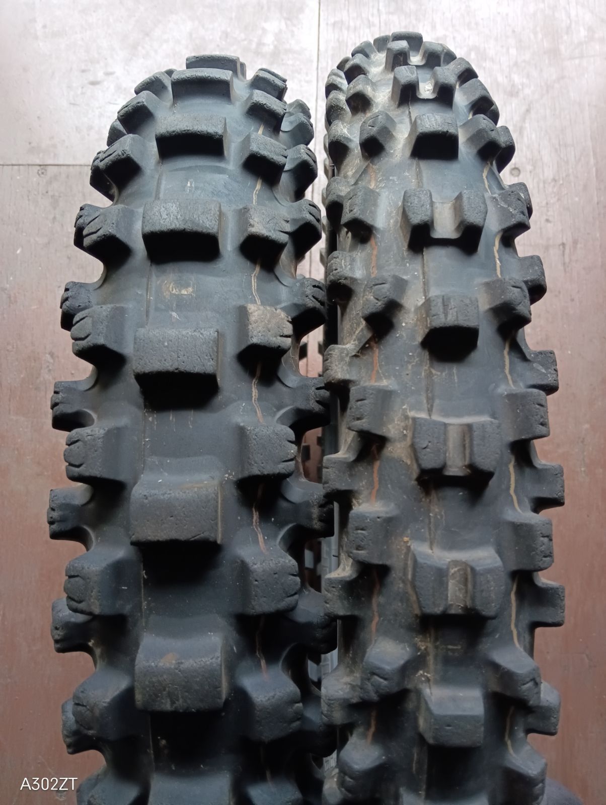 ダンロップ MX33 モトクロスタイヤ 競技用 前後セット 80/100-21 110/90-19 D3-23