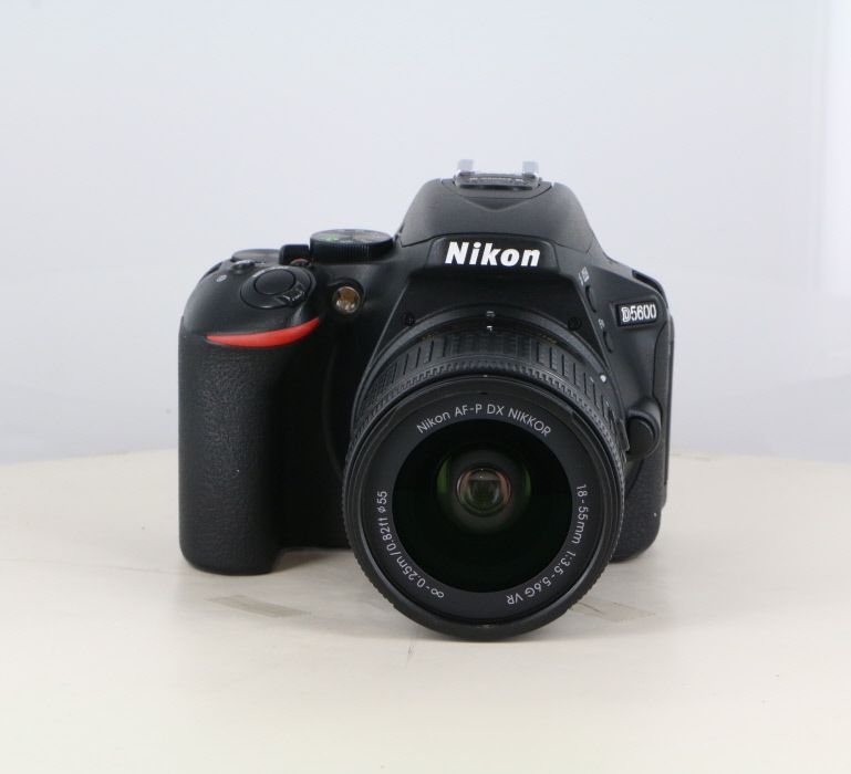[중고] (니콘) 니콘 D5600 18-55VR 렌즈 타이트
