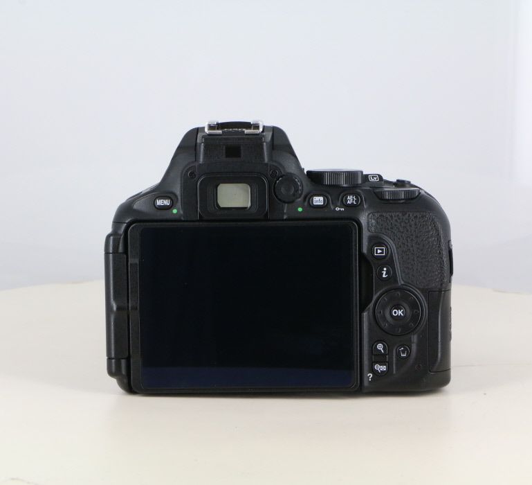 【中古】(ニコン) Nikon D5600 18-55VR レンズキツト 中古】(ニコン) Nikon D5600 18-55VR レンズキツト - メルカリ