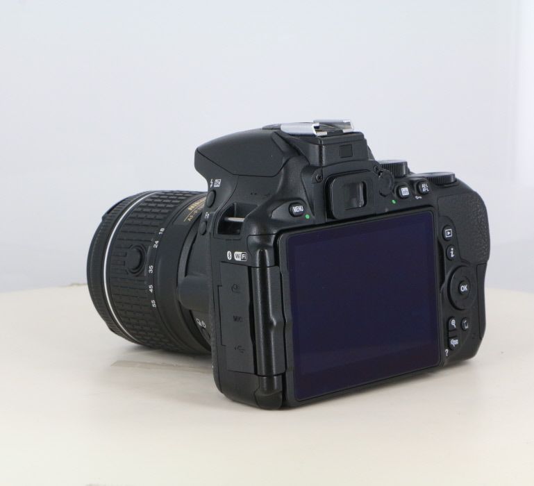 中古】(ニコン) Nikon D5600 18-55VR レンズキツト - メルカリ