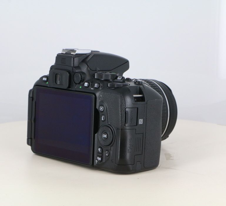 中古】(ニコン) Nikon D5600 18-55VR レンズキツト - メルカリ