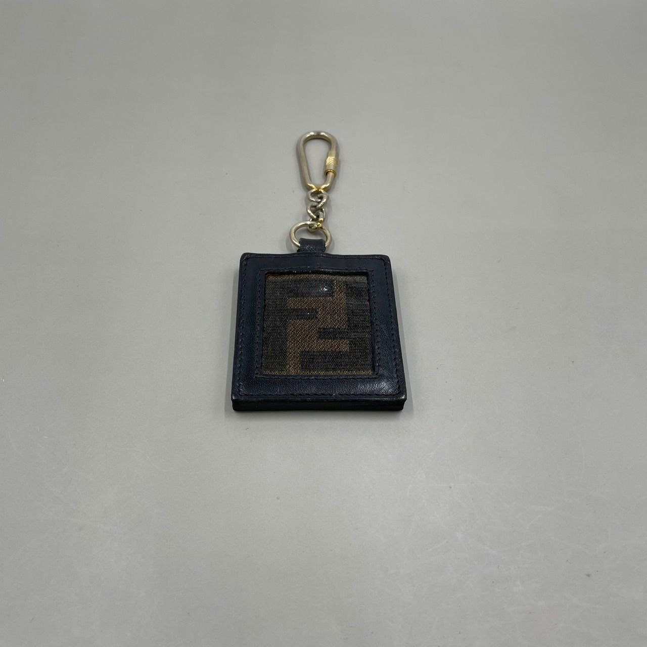 美品 FENDI フェンディ キーホルダー キーリング バッグチャーム 
