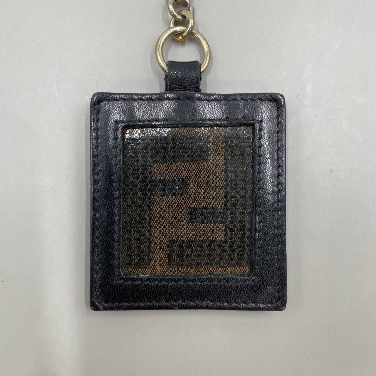 美品 FENDI フェンディ キーホルダー キーリング バッグチャーム 