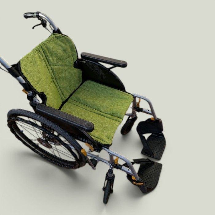 送料無料　ワケアリ　自走式車椅子 ネクストコア アジャスト NEXT-51B　km-26-0416-01