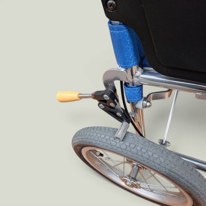 送料無料 日進医療器 介助式車椅子 KALU7α カルナナ NAH-L7α 座幅40cm km-