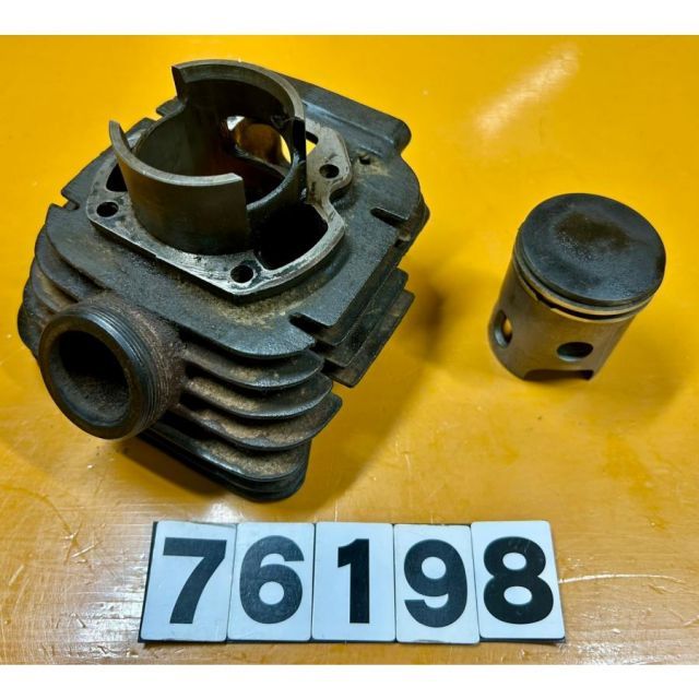 76198 中古 YAMAHA ヤマハ GT80 シリンダー ピストン 錆あり
