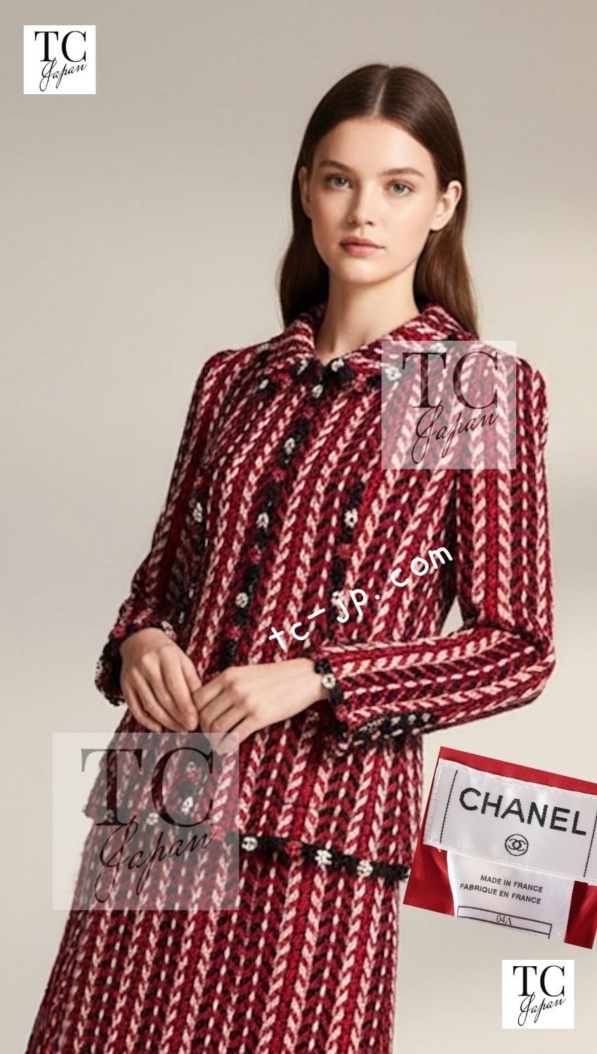 シャネル スーツ CHANEL レッドネイビー トリコロール ウール ツイード ジャケット スカート カメリアブローチ付 ココマーク カール・ラガーフェルド 超美品 34 CHANEL - シャネル スーツ CHANEL レッドネイビー トリコロール ウール