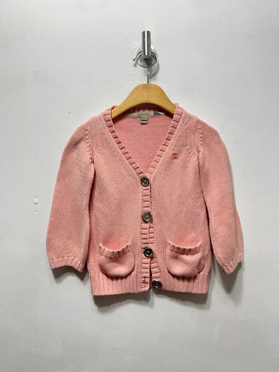 バーバリー キッズ ピンク色 カーディガン 2y