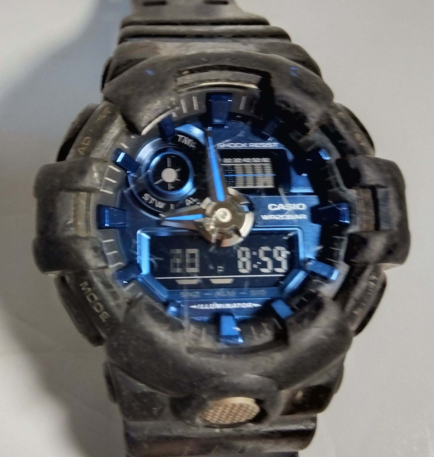 USED中古品】 G-SHOCK ジーショック ガリッシュカラー GA-710-1A2JF 