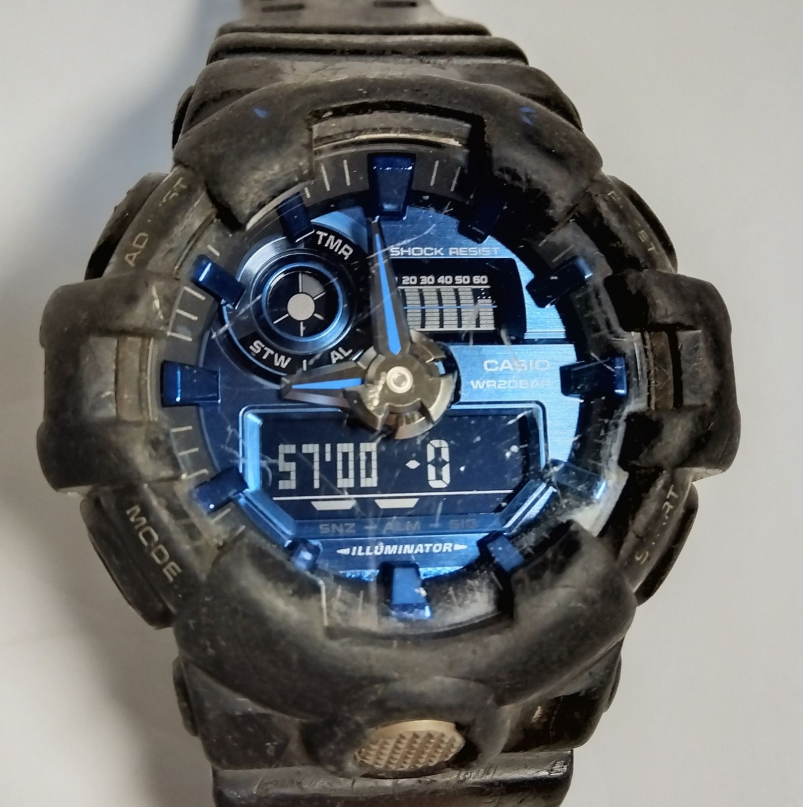 USED中古品】 G-SHOCK ジーショック ガリッシュカラー GA-710-1A2JF 
