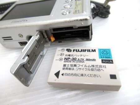 富士フイルム FUJIFILM FinePix F440 デジタルカメラ×1 バッテリー×1