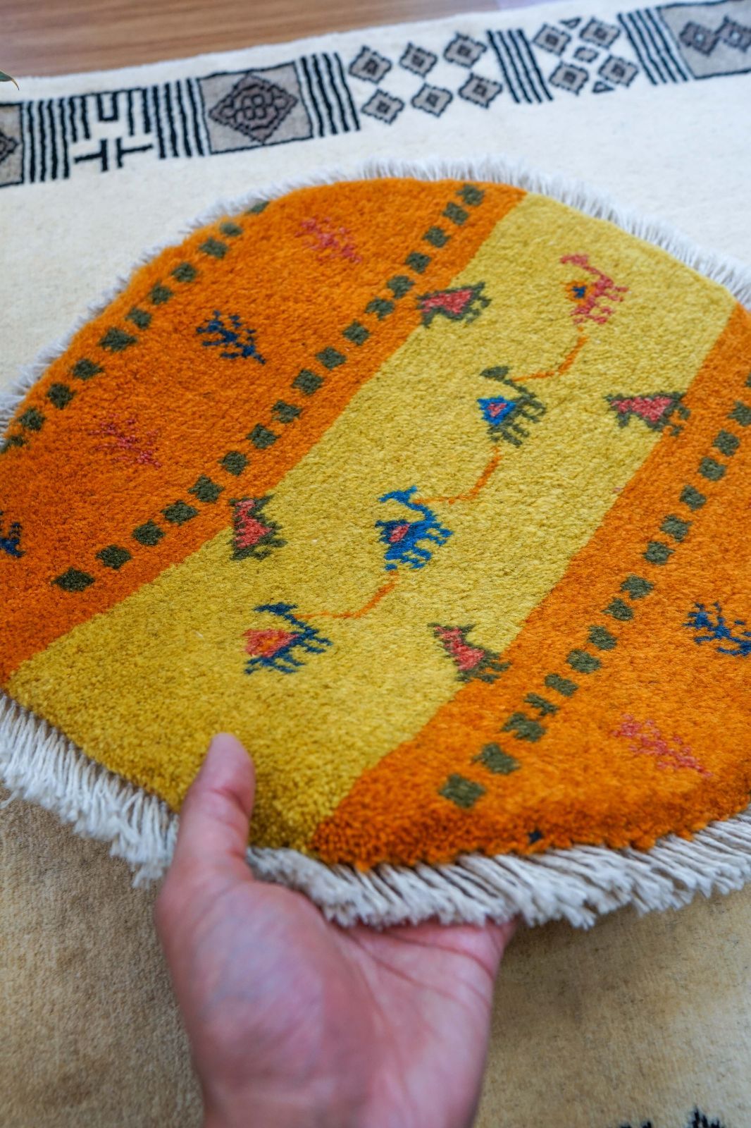 40×40cm ペルシャ絨毯 手織りギャッベ アマレ族 ギャベ - メルカリ