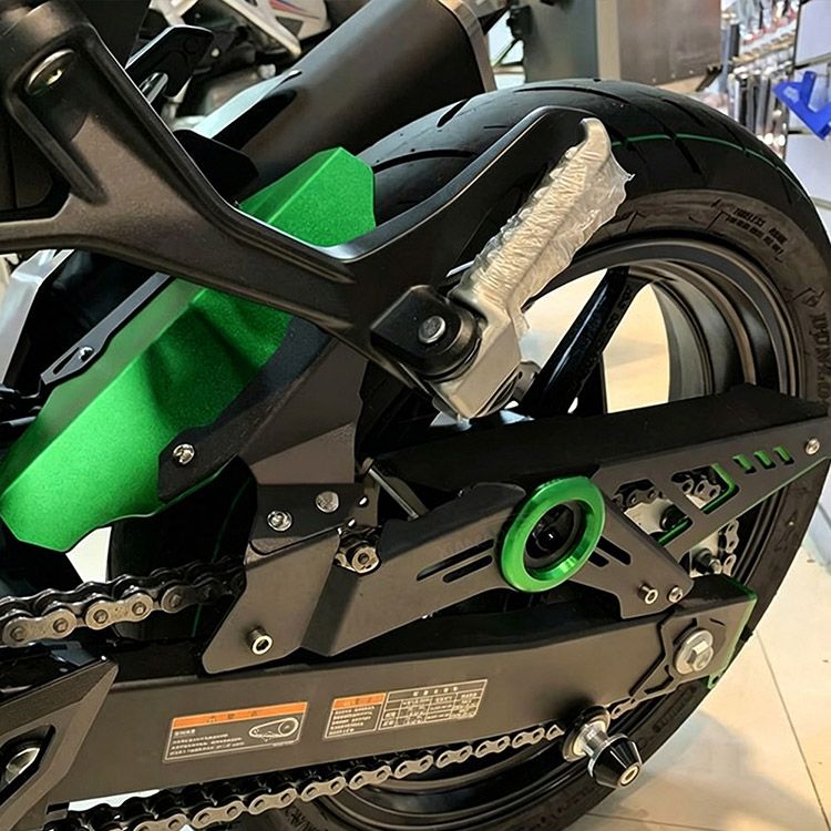 カワサキ対応 Ninja250/Ninja400/Z400 リアフェンダー チェーンカバー