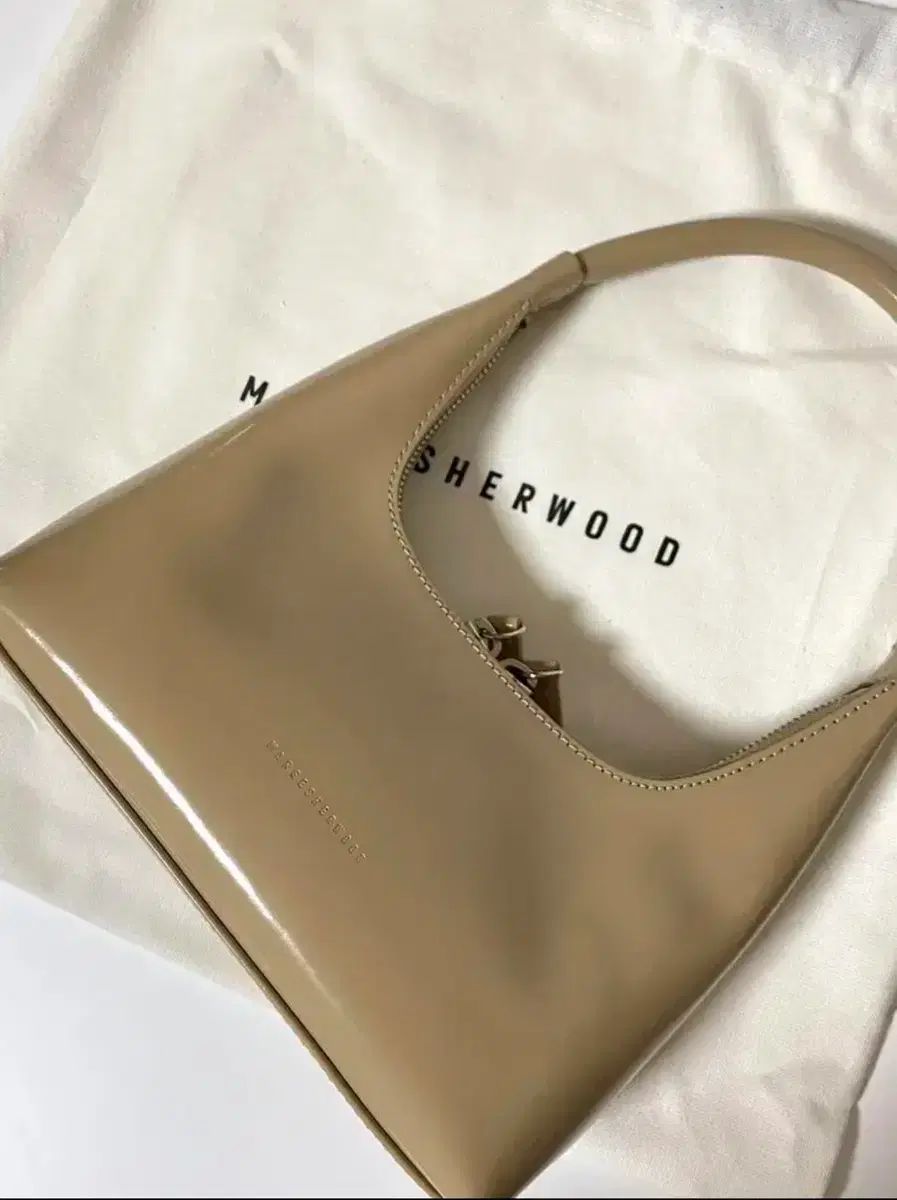 MARGESHERWOOD ミニHOBO BAG ほぼ新品 - メルカリ