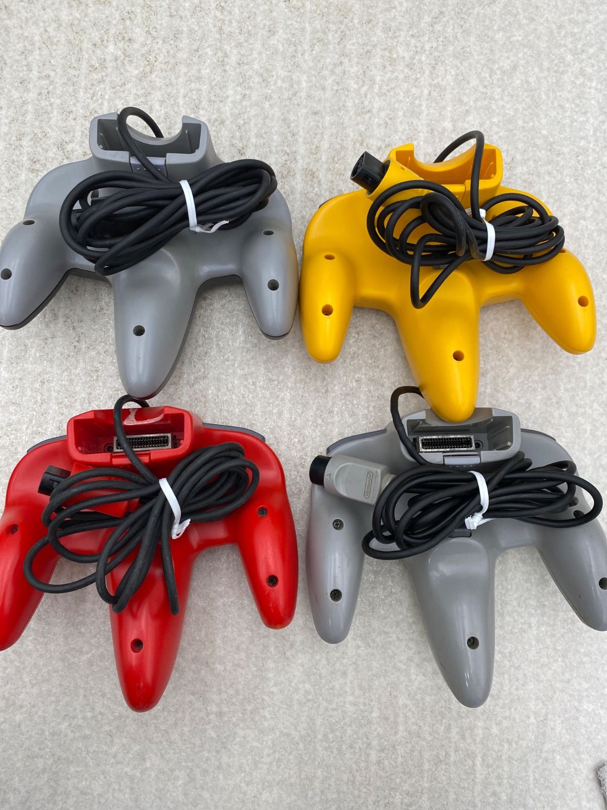 ニンテンドー64 本体 動作品 コントローラー4点 収納ケース付き
