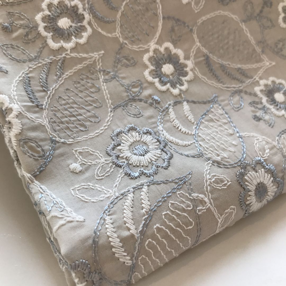 余った生地を出品致します様専用　刺繍生地×2点