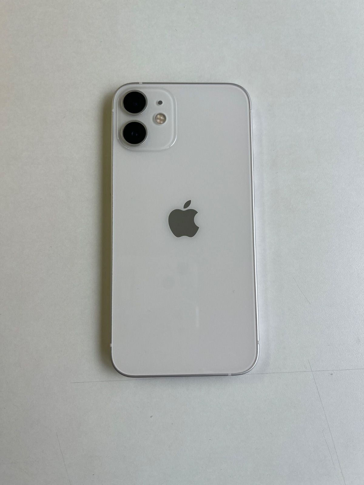 美品 iPhone 12 mini 64GB ホワイト バッテリー100% docomo SIMフリー