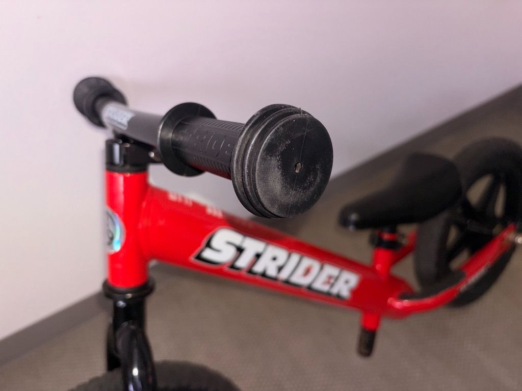 ストライダー　（中古・赤色・ワンオーナー） STRIDER(ストライダー) / キッズ乗り物/RED | 中古品の販売・通販なら