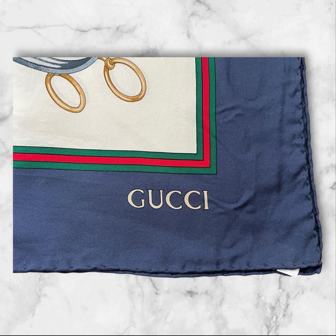 GUCCI シルクスカーフ 大判 チェーン柄 GGロゴ ネイビー - メルカリ
