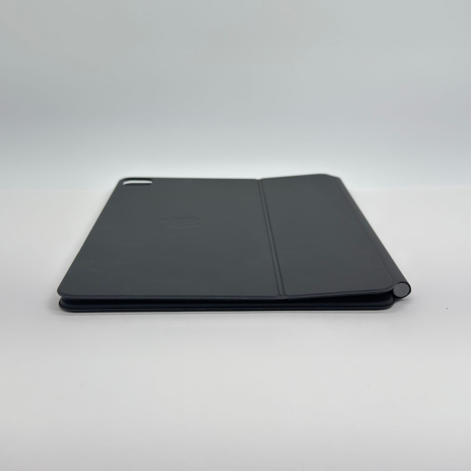 Apple iPad Pro Magic Keyboard A2480 やや傷汚れあり - メルカリ