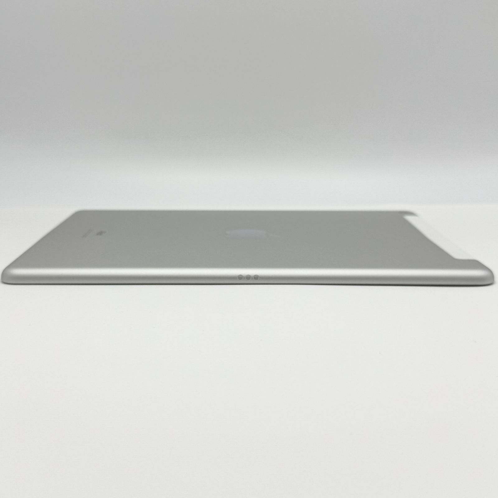 iPad 第7世代 Wi-Fi+Cellular 32GB シルバー バッテリー96% - メルカリ
