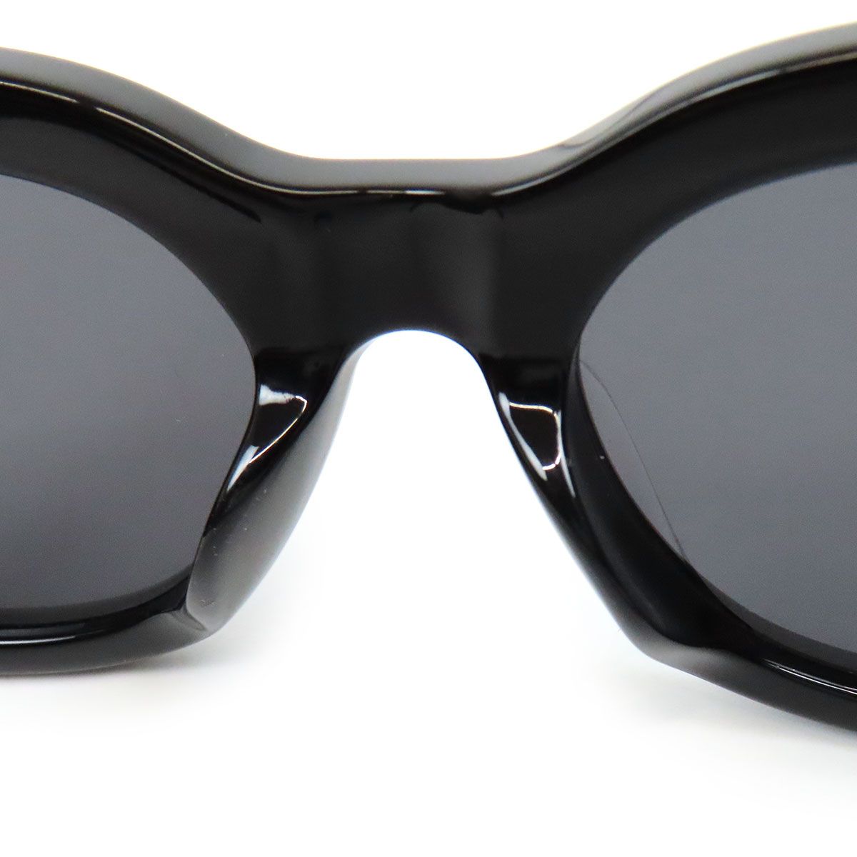 セリーヌ トリオンフ XL 01 サングラス ユニセックス ブラック CELINE 【中古】 【アパレル・小物】 セリーヌ トリオンフ XL 01 サングラス ユニセックス ブラック CELINE