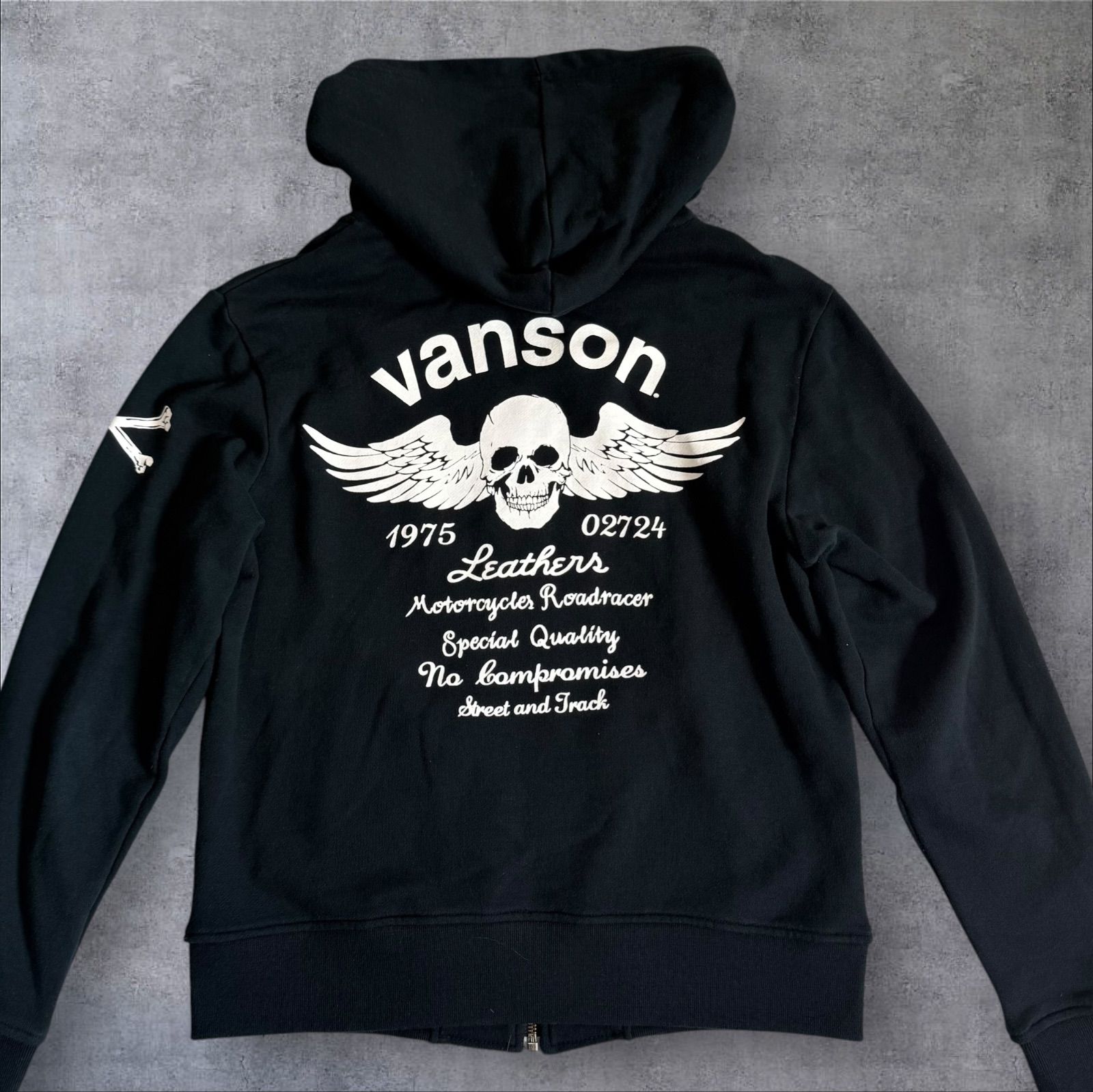 バンソン】VANSON Mサイズ 黒 ジップアップパーカー スカル ウィング 