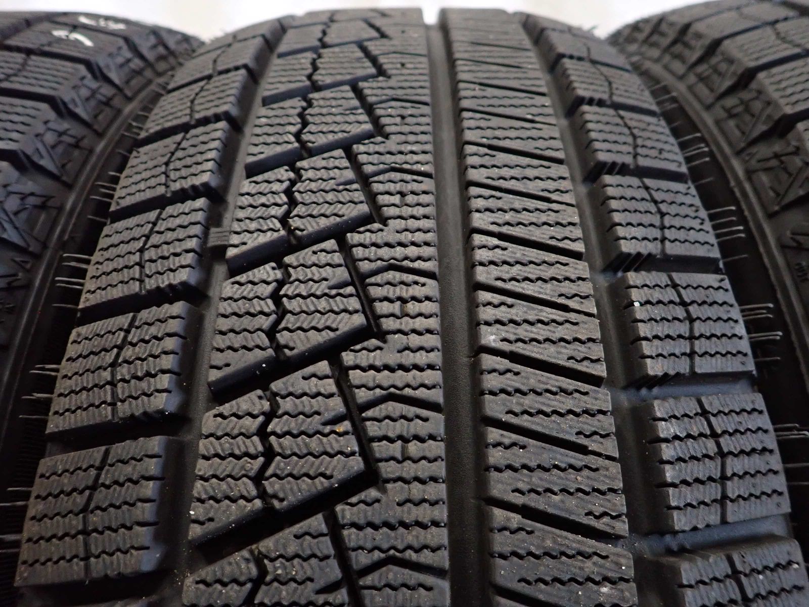 ブリザック 2023年 セレナ C27 C26 ヴォクシー ノア 80スタッドレス ブ195/65R15 岐阜 楽天市場】【当社オリジナル限定カラー】セレナ（C26,C27）ヴェルヴァ2