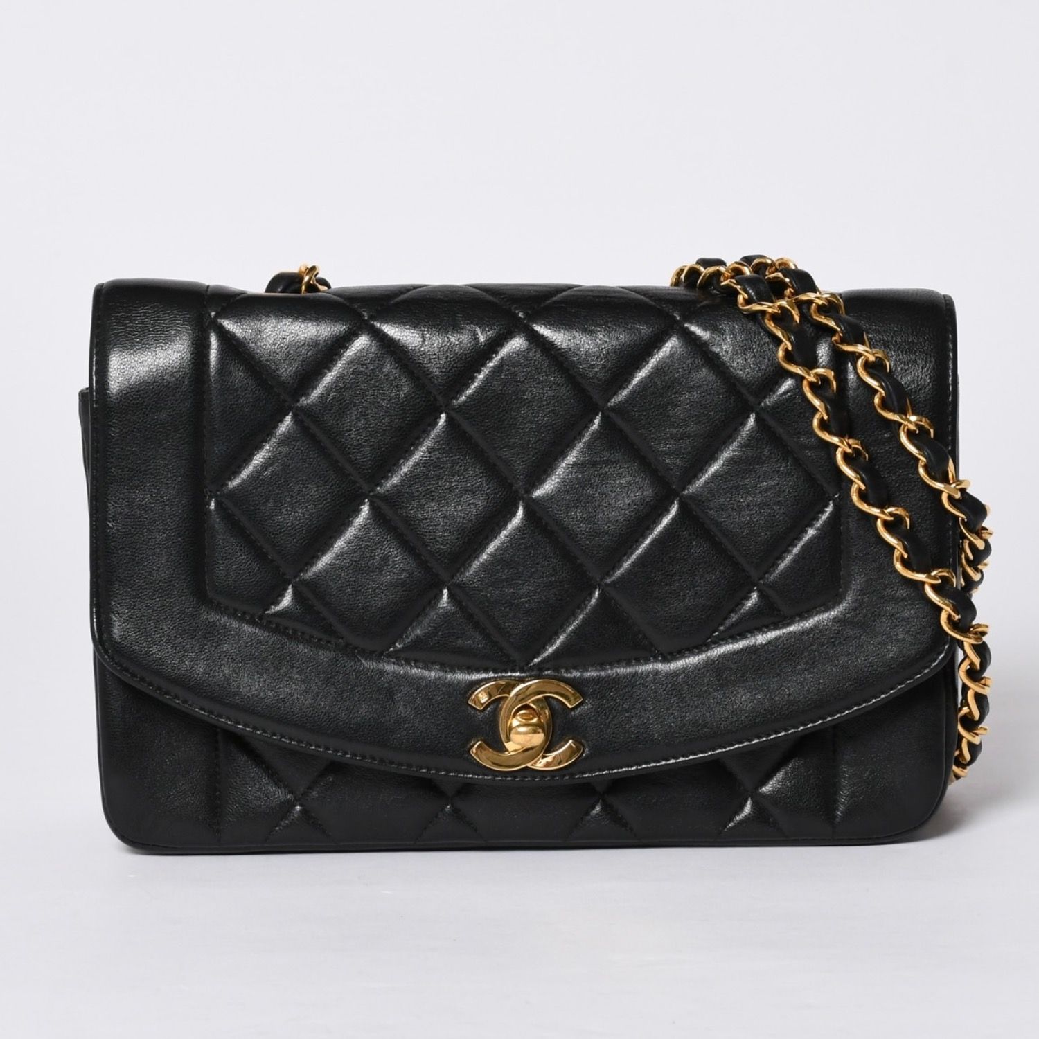 【最終値下げ】シャネル ダイアナ 3番台 ラム ゴールド金具 MBZ330 CHANEL（シャネル） ダイアナフラップ チェーンショルダーバッグ 22cm