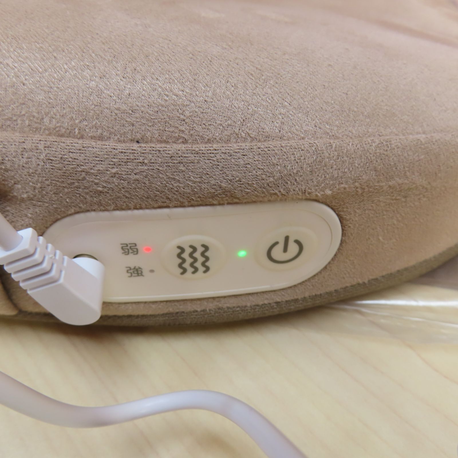 美品 ほぼ未使用 ATEX LOURDES ルルド フェムオンテック 暖クッション AX-HK114 ブラウン