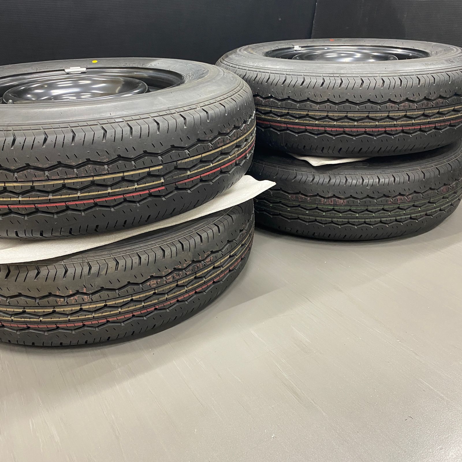 ハイエース純正スチールホイール ホイールカバー付 6H/139.7 15inch